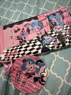 MISS FLUFF Pink Retro Girl Printed Wallet